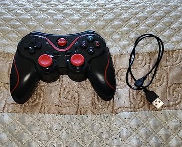 Tam işlək vəziyyətdə universal oyun pultu satılır. Həm dizaynı, həm də
