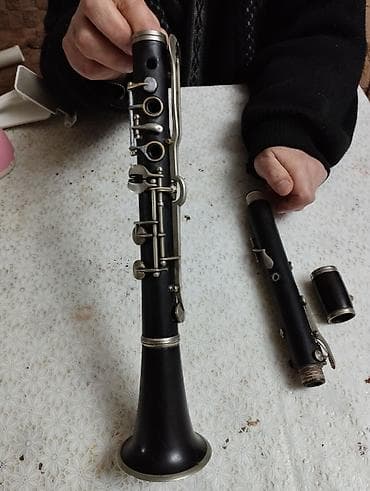 Gitaralar: A Klarnet ( 4 açqi ) taxta Təsvir: - Qara korpus, metal klapan və — 3