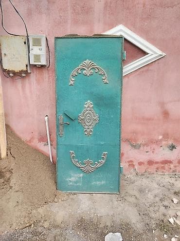 Seyf qapi satilir 150azn.olcu 80x190.Unvan Novxani.Edile kod1626 E — 1