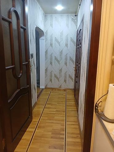 4 otaqlı ev alıram: Bakı, 8-ci mikrorayon, 4 otaqlı, Köhnə tikili, 110 kv. m — 4