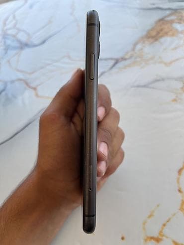 apple watch 1: IPhone 11, 64 GB, Qara, Face ID — 2