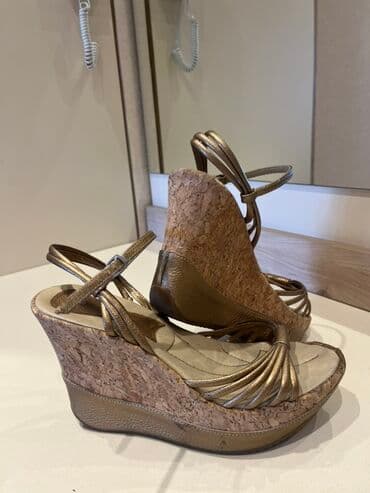 босоножки новые 36 размер: Размер: 38, цвет - Золотой, Б/у — 4