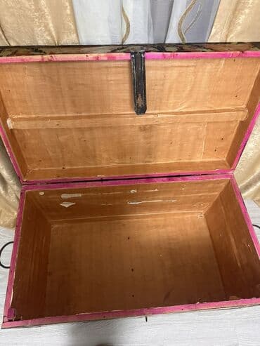 Güzgülər: Rəsmli taxta sandıq/kəllə - Material: massiv taxta, metaldan yan — 5