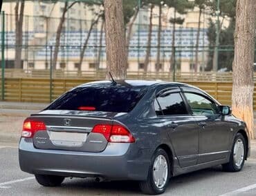 ucuz qadın maşınları: Honda Civic: 1.3 l | 2009 il Sedan — 3