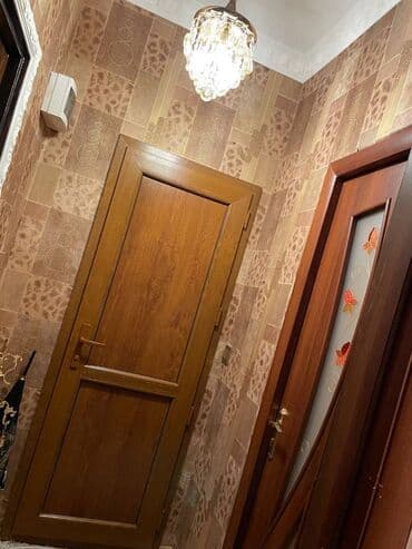 1 otaqlı kohnə tikili: Nərimanov metrosunun yaxınlığında 5 sayli xəstaxanaya yaxın yerləşən — 15