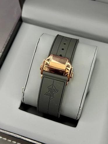 xonca bezemek: Hublot Spirit of Big Bang Sang Bleu – Limited Edition qol saatı - — 3
