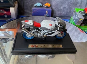 maşın modeli: Коллекционная модель Aprilia RSV 1000R White Red 2006 Maisto Scale — 13