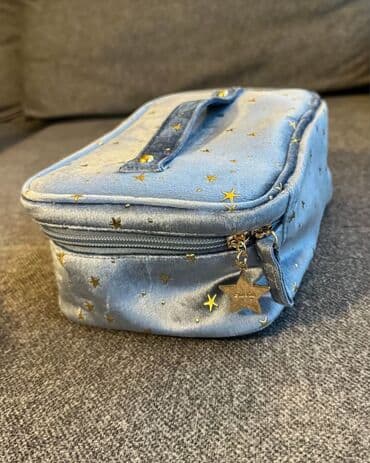 makiyaj çantası: Makyaj çantası — 1