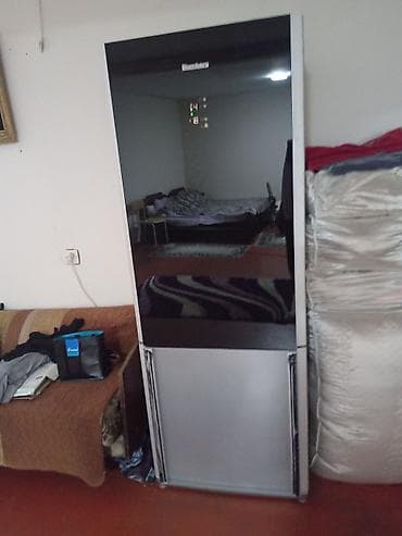 vitrin xolodilnik: Blomberg iki qapılı soyuducu - Ön panel: qara şüşə fasad, sensorlu — 5