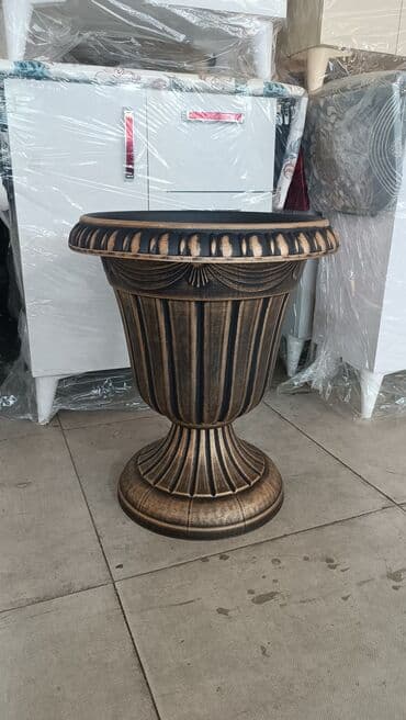 Otaq bitkiləri: Dibçək – Klassik Dizayn Qiymətlər: N1 – 10 AZN N2 – 15 AZN N3 – 25 — 4