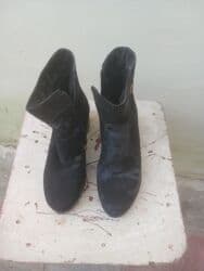 çəkmələr: Qadın çəkmələri – müxtəlif modellər və rənglər Təsvir: - Klassik — 5