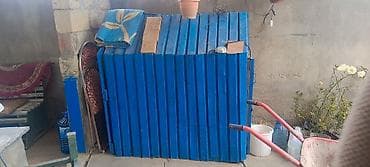 goyercinler: Metall karkaslı, mavi rəngli toyuq/broyler və ya quş qəfəsi (mini — 2