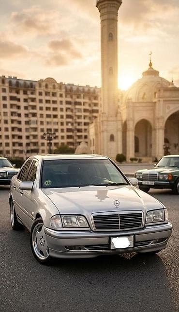 Avtomobil alışı: Mercedes-Benz C 240: 2.4 l | 1998 il Sedan — 4