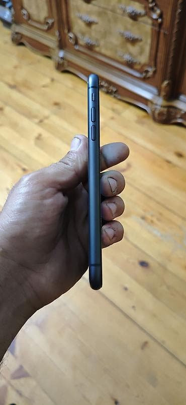 iphone 16 pro max dubai: IPhone 11, 128 GB, Black Titanium, Simsiz şarj, Face ID — 8