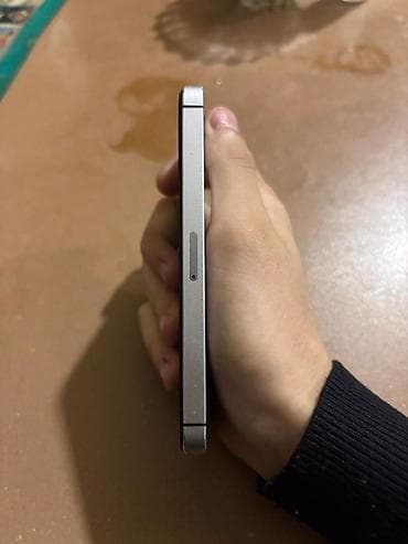 iphone 5s telefon: IPhone SE, 32 GB, Gümüşü — 3