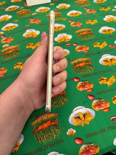 sade telfon: IPhone 8 Plus, 128 GB, Qızılı, Barmaq izi, Face ID — 10