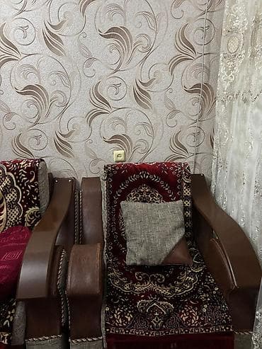 klasik divanlar: İşlənmiş, Klassik divan, 2 kreslo, Bazasız, Açılan — 3