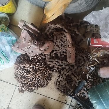Metal zəncirlər: Sənaye zənciri və qaldırıcı avadanlıq dəsti bir tonan yuxarı qaldırır — 6