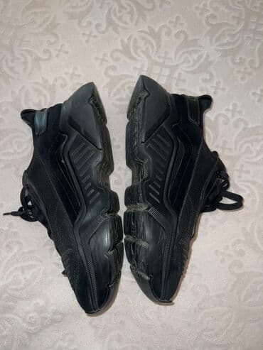 женские кеды сникерсы: Dolce & Gabbana kişi krossovkaları – tam qara rəngdə, iri formalı — 3