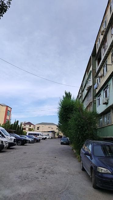 Kirayə verilir: şəhər daxili mənzil (şəkillərdə). Xüsusiyyətlər: - 2
