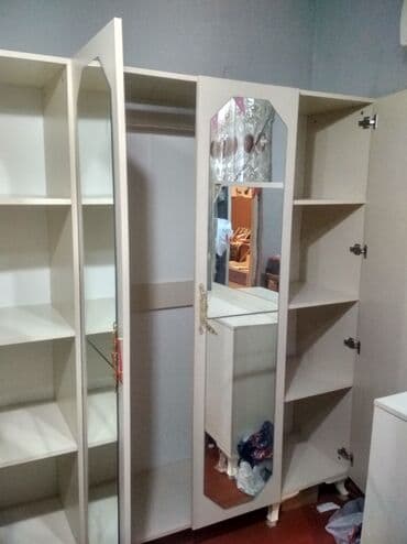 ikinci əl şkaf: Tek dolab təcili satılır.bir həftə istifadə olunub tezedir.unvan — 1