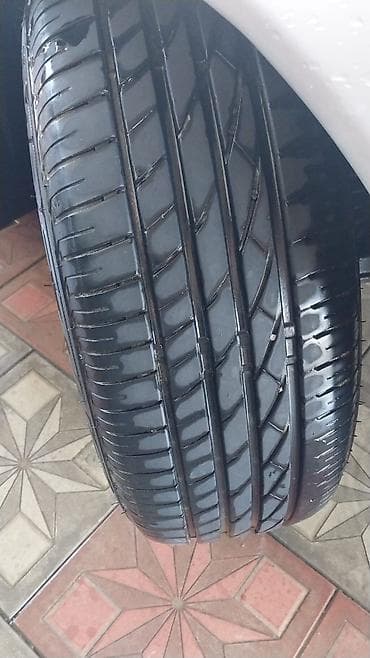 16 disk teker: Şin Lassa 215 / 60 / R 16 — 2