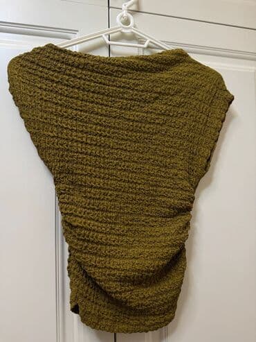 toxunma papaq modelleri: Oliv rəngində, elastik teksturalı trikotaj bluz/top. - Material — 1