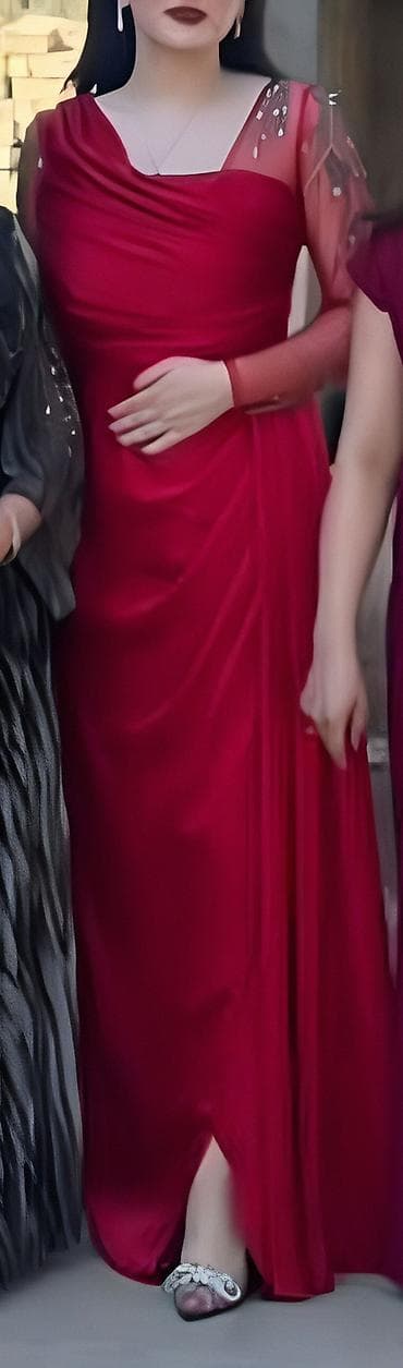 Ziyafət geyimi - Model: Uzun, yerə qədər, yandan kiçik yarıqlı ətək -