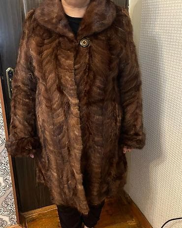 dest geyim: Norka Qadın kürkü – qəhvəyi rəngli, uzunsov kəsim - Material: təbii — 2