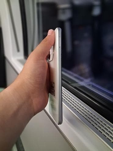 quba telfonlar: Oppo 256 GB, rəng - Ağ, Face ID — 4