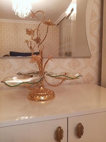 Zərif masa dekoru və 3 gozlu meyvə/sirniyyat vazası .20 azn -