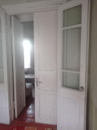 ikinci el qapi: Ağ rəngdə klassik taxta ikiqat otaq qapısı dəst — 2