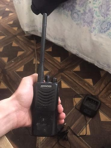Kenwood portativ həvəskar/peşəkar rabitə stansiyası (təxmini TK