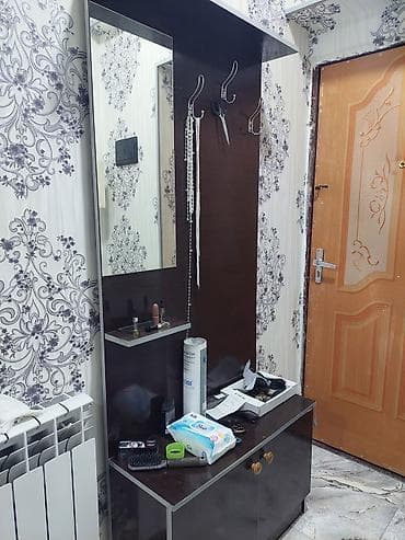 bineqedi gencler seherciyi: Dehliz ucun termo — 1