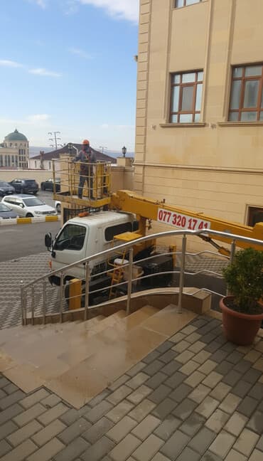 paltaryuyan maşın suyu qizdirmir: Pəncərə silinməsi səbətlə hundur abyektlərin və evlərin pəncərələrinin — 1