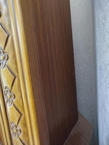 stol stul islenmis: Klassik üslubda bəzəkli vitrinq və bufet (künc üçün). - Material — 2