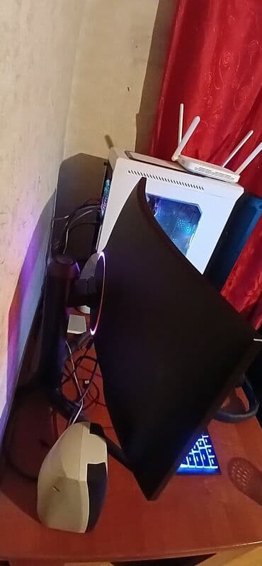 stolustu komputerlər: Gaming PC komplekti - Sistem bloku: ağ-qara korpus, ön və arxa — 2