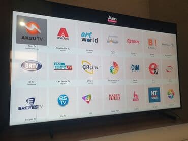 crt televizor: Samsung Smart TV, böyük ekranlı model Xüsusiyyətlər: - Smart Hub — 2