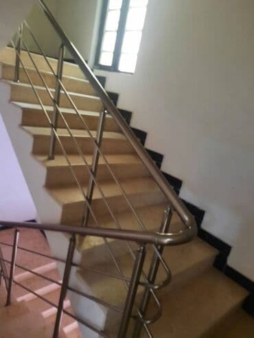 ehmedlide ev: Əhmədli metrosunun yaxınlığında 4 mertebeli binanın 2-ci mərtəbəsində — 4