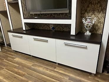 Yemək otağı üçün mebel dəsti Tərkib: - Geniş yemək masası: parlaq bej — 2