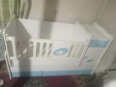 Oğlan üçün, İşlənmiş, Dördbucaq, Beşik, Matras ilə, Yellənmə mexanizmsiz — 4