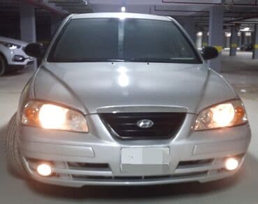 Hyundai Elantra: 1.6 l | 2004 il Sedan