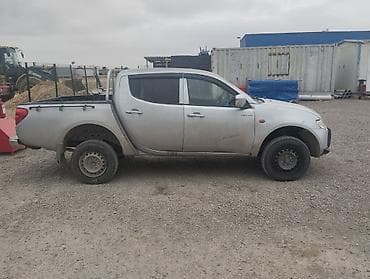 ruçnoy nə deməkdir: Mitsubishi L200 4WD pikap - Gümüş rəng, ikiqat kabin (Double Cab) – 5 — 2