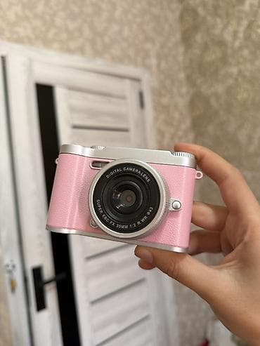mini ats: Rəngli mini rəqəmsal fotoaparat – retro dizaynda, çəhrayı korpusla — 1