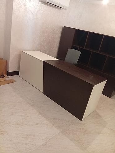 Mebel dəsti – resepsiyon/iş masası və rəfli şkaf. kreslo daxil deyil