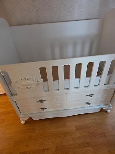 Beşiklər: Oğlan və qız üçün, Dördbucaq, Beşik, Dəstsiz, Matras ilə, Yellənmə mexanizmsiz — 2