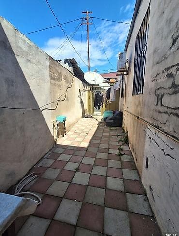 Həyət evləri və villaların satışı: 2 otaqlı, 65 kv. m, Orta təmir — 1