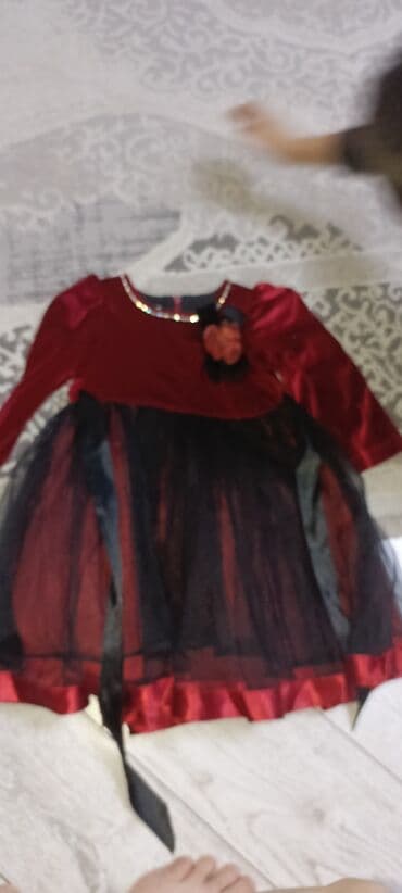 uşaq maşınları satışı: Qız uşağı üçün bayramlıq paltar - Rəng: qırmızı üst hissə, qara tül — 1
