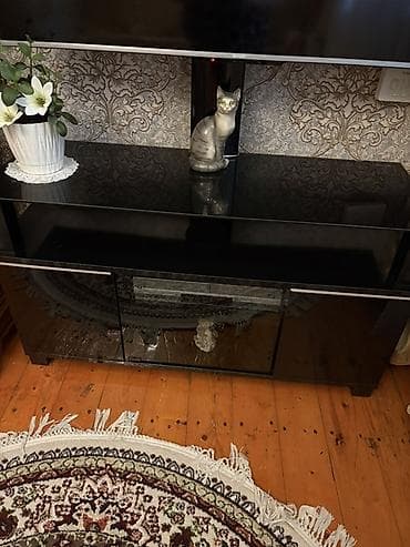 dekor ref: Yeni, Düz TV altlığı, Polkalı, Şüşəli — 1