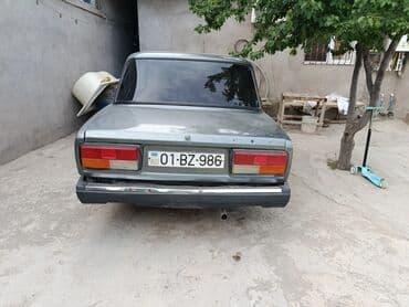 запчасти legacy: İşlək vəziyyətdə olan Lda avtomobilinin salonu. Qara rəngli — 4